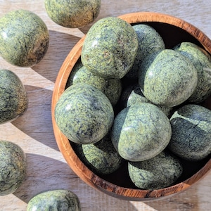 Serpentine Tumbled Stones: Choose How Many Gemstones