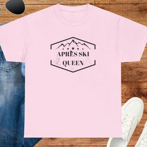 Apres Ski Queen Tee - Unisex Heavy Cotton T-Shirt for Winter Fun, Ski Lovers Gift, Casual Wear, Holiday Apparel, Cozy Style