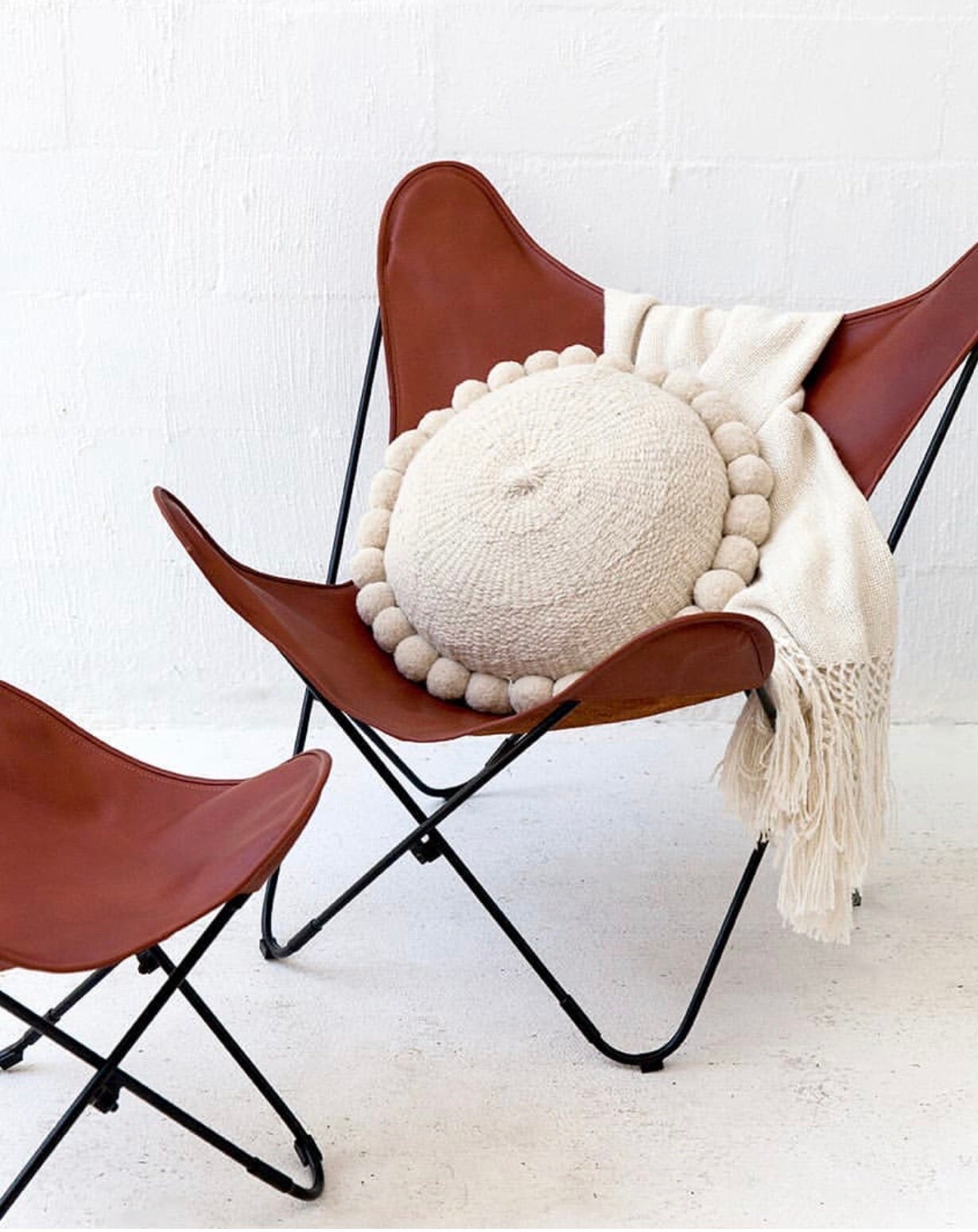 ソフトレザーのバタフライチェアとフットスツール - Etsy 日本