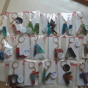 Customizable initial letter resin keychain image 3