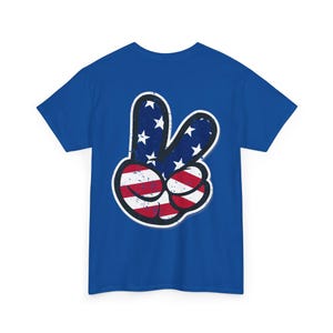 Peace Zeichen Stars und Streifen T-Shirt, Street Art Style T-Shirt, einzigartiges Grafik-Shirt, mutiger Americana Style, Geschenkidee T-Shirt, US Patriot Design