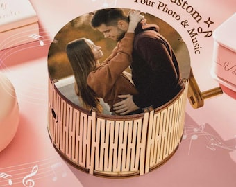 Carillon fotografico personalizzato: regalo ricordo girevole in legno