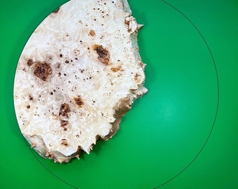 Rodaja de madera de álamo: Reloj de resina epoxi con borde vivo (15,74 pulgadas)