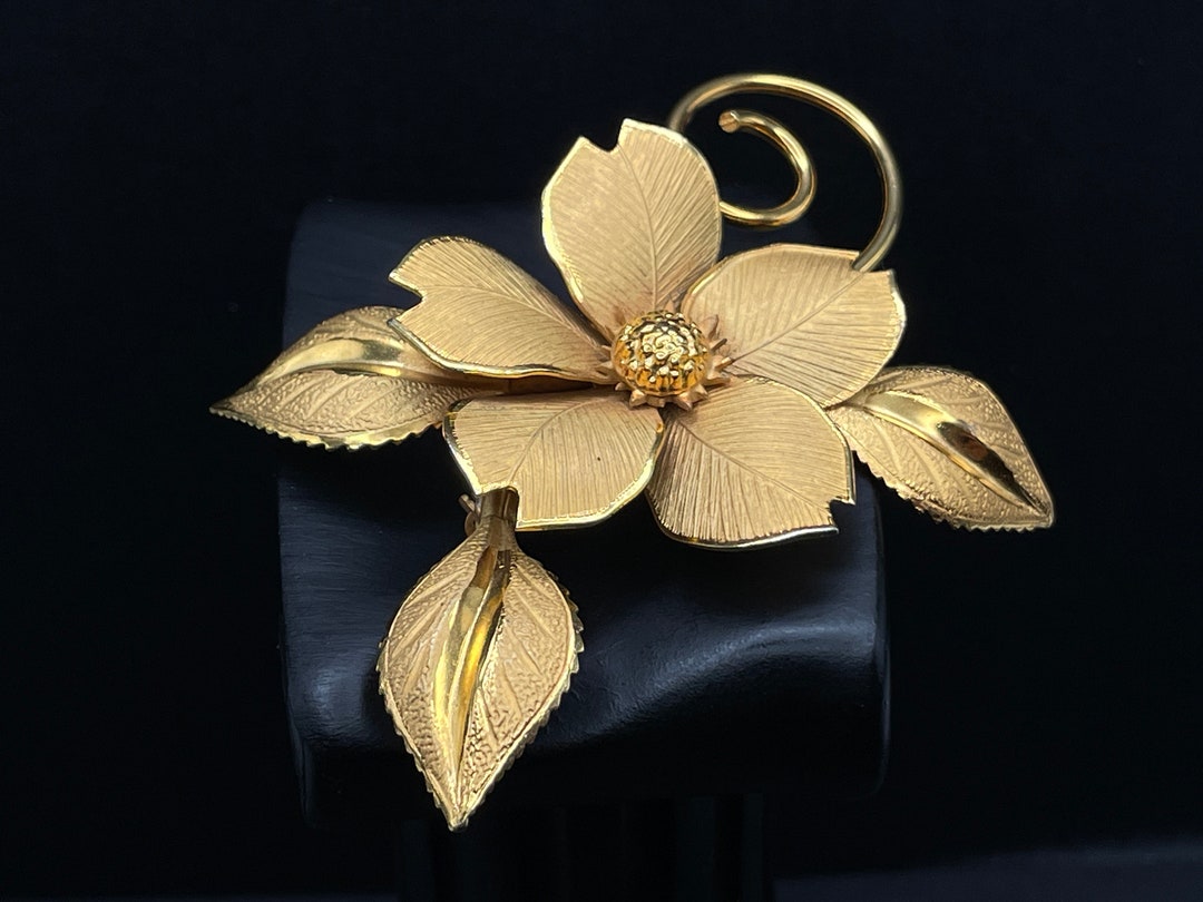 Broche Vintage Années 1960 Couleur Or Avec Perles Nacrées - Modèle 4158, Occasion