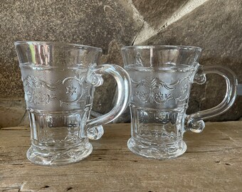 Lot de deux (2) tasses à café transparentes spécialisées « Sandwich » Duncan & Miller (?) vintage verres et décoration de bar jolis motifs tasses en verre pressé