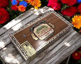 Caja de puros vacía Arturo Fuente Rosado 52 Reserva 11x5.5x2