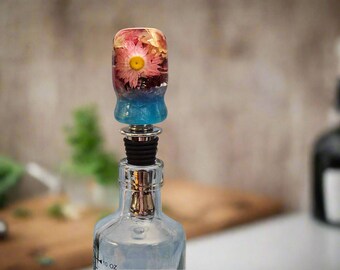 Botanical Bottle Stopper - Sky Blue Resin with Dried Recycled Daisy Flowers - Stainless Steel Hidden Corkscrew - Food-Safe Wine Seal