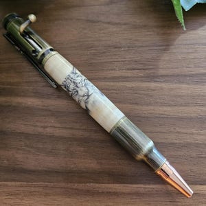 Caneta de decalque de lince de madeira em bordo ondulado com kit de caneta para rifle com ferrolho de latão antigo escovado