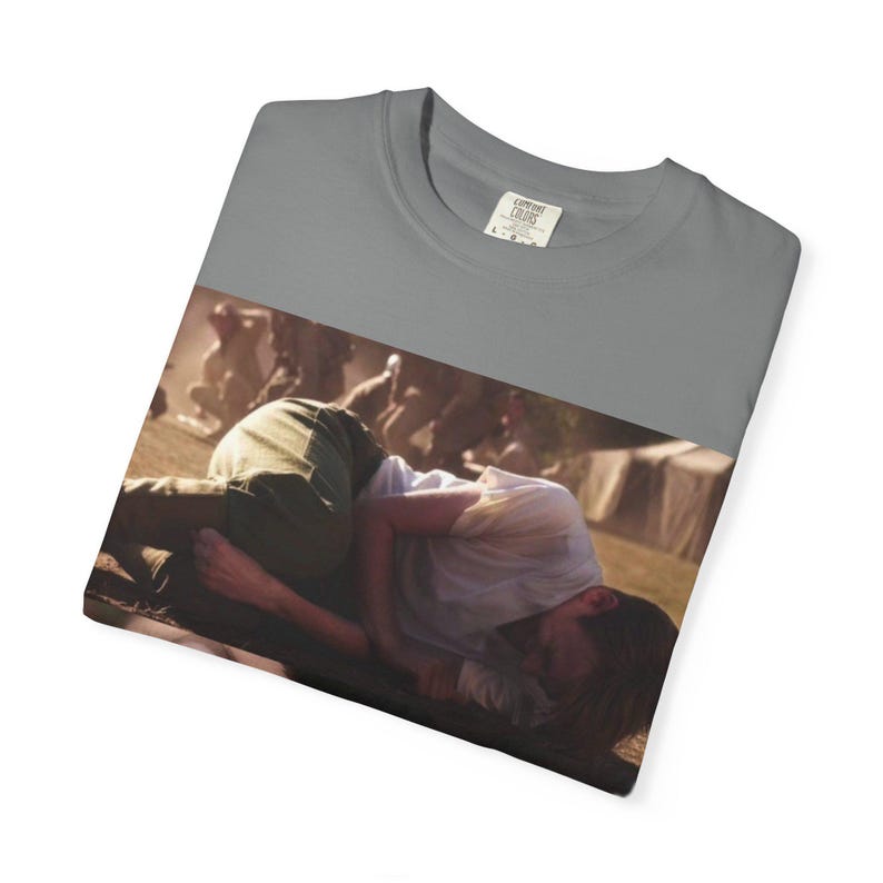 Camiseta con estampado de la escena de Steve Rogers y Deku / Diseño de viñeta de manga, primer plano dramático imagen 3