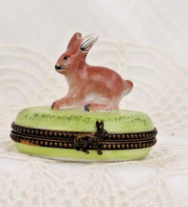 Rabbit Trinket Box: Vintage Hand-painted Porcelain (oval Shape) - Etsy