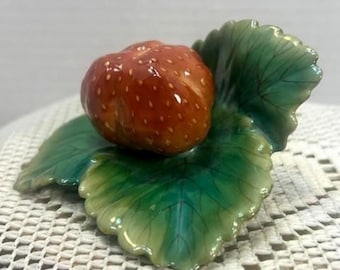 HEREND Strawberry on Leaf Place Card Holder 8981 - Garnishments Collection- RARE