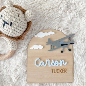 Faire-part en bois de nom de bébé de naissance d'avion | carte de visite personnalisée | Cadeau baby shower | Accessoire photo nouveau-né, décoration de chambre d'enfant