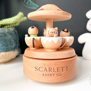 Carrousel musical Catpuccio en bois | Boîte à musique personnalisée avec gravure de chats | Baby shower, Cadeau pour enfant, Décoration de chambre d'enfant, Souvenir
