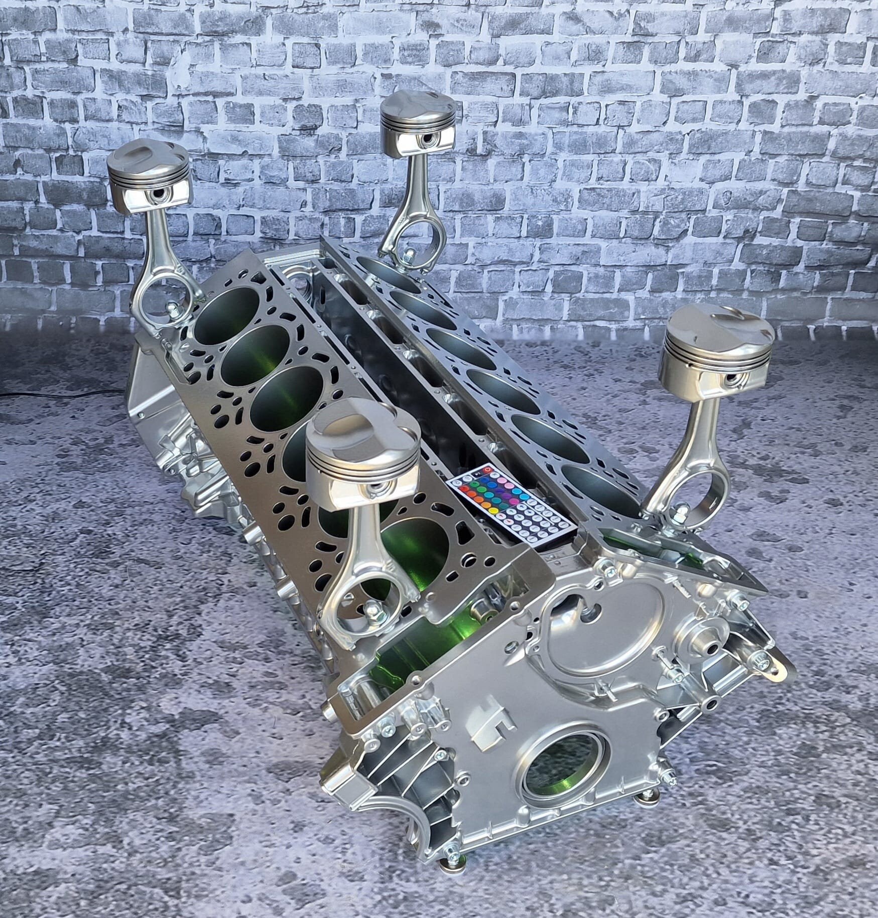 Rolls Royce / BMW 760 V12 Engine Block Coffee Table Block Motortisch
