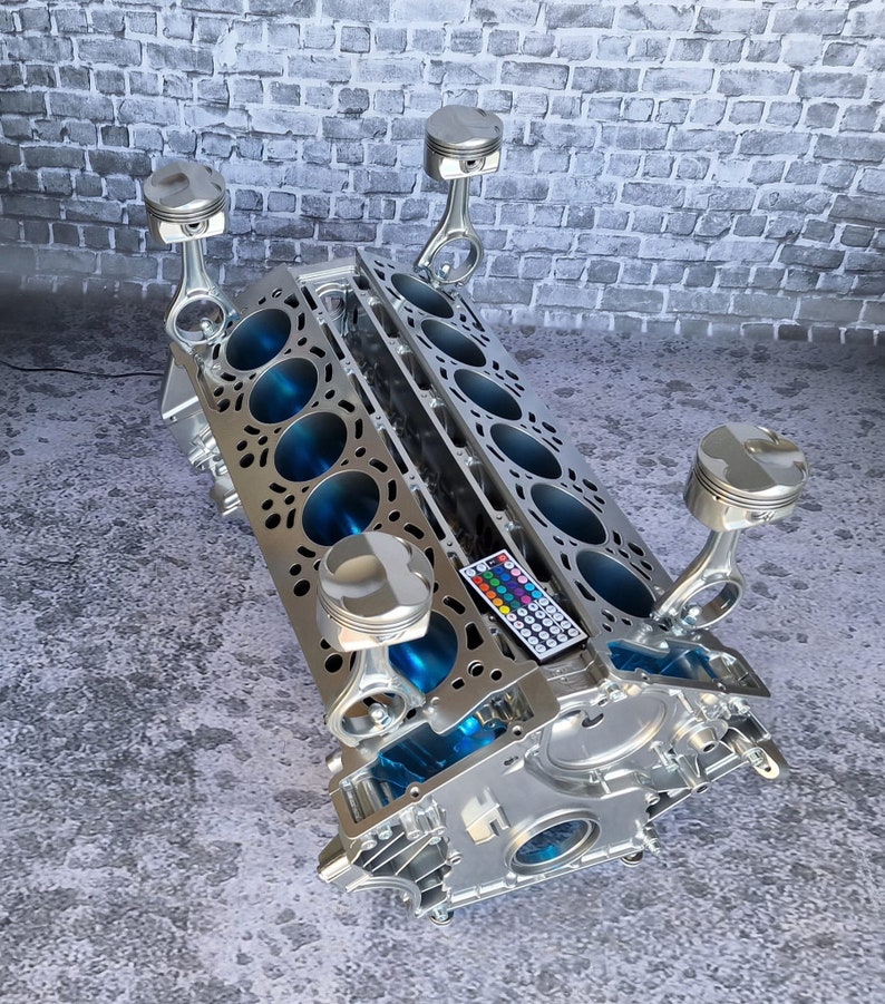 Rolls Royce / BMW 760 V12 Engine Block Coffee Table Block Motortisch