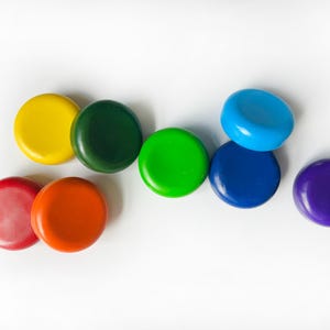 Handmade Rainbow Crayon Rounds: Montessori Learning, Vibrant Colors