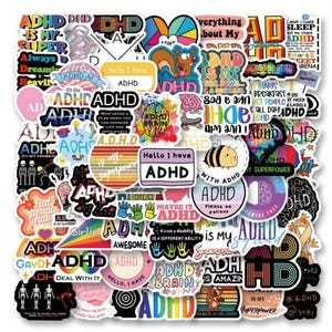 Könnte beinhalten: Eine Sammlung bunter Aufkleber mit verschiedenen Designs und Texten zum Thema ADHS. Die Aufkleber zeigen Sätze wie "ADHS ist meine Superkraft", "Hallo, ich habe ADHS" und Bilder von Gehirnen, Bienen und Regenbogen. Die Aufkleber sind in verschiedenen Formen und Größen.