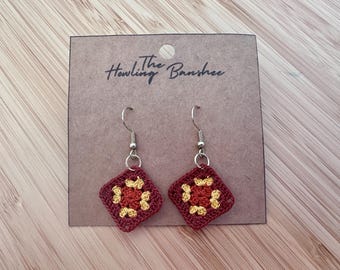 Vierkante mini-oorbellen oma | Haken | Druppeloorbellen | Microhaakwerk | Sieraden | Accessoires | Handgemaakt