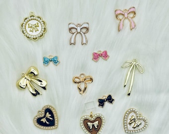 Kindle Charm, Phone Charm, USB Charm, Apple Dust Charm, Kindle Dust Plug Charm, Bookish Merch, Bookish Gifts, Bow Plug, Kindle Accessories