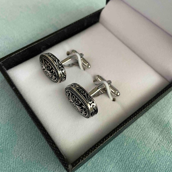 Gothic-Inspired Ornate Floral Paisley Pattern Design Cufflinks