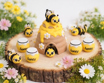 Movable bee with bee hotel and honey - toy for 3D printers (STL files) - mini flexible jointed animal