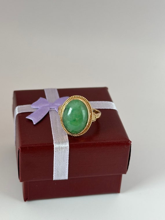 14k Yellow Gold & Jade Ring VINTAGE size 7 - image 10