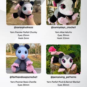 Pu&ograve; includere: Peluche di opossum all'uncinetto fatti a mano in varie pose. Ogni peluche presenta un corpo grigio, zampe e orecchie nere e dettagli rosa. Gli occhi sono grandi ed espressivi. L'immagine include il nome del creatore e i dettagli del filato.