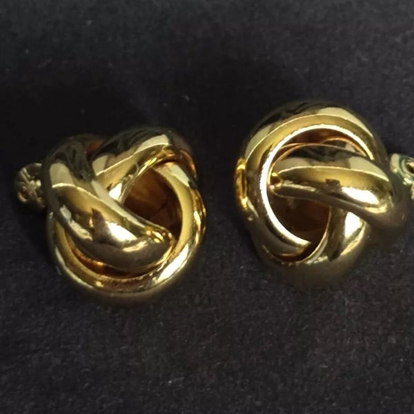 Vintage Signed Monet Goldtone Knot Clip-on earrings Mint Condition