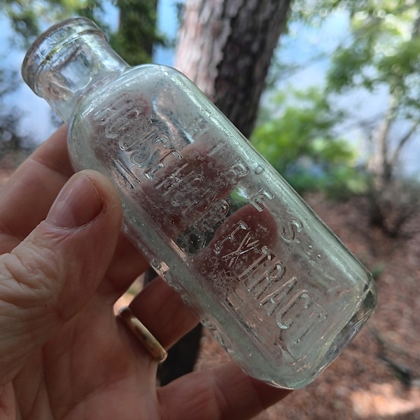 Hires Household Extract Bottle, 1930s