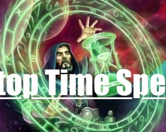 Può includere: Un incantesimo magico verde e bianco con le parole "Stop Time Spell" in testo bianco. Un mago con la barba e una tunica scura sta lanciando l'incantesimo. Lo sfondo è una nebulosa viola e rosa.