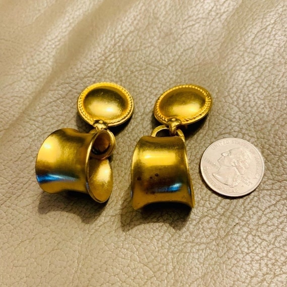 1980s Vintage Brushed Gold Toned Clip On Earrings - image 3