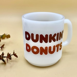 Vintage Dunkin Donuts coffee mug milkglass / glasbake tea cup, 60s / 70s collectible Dunkin
