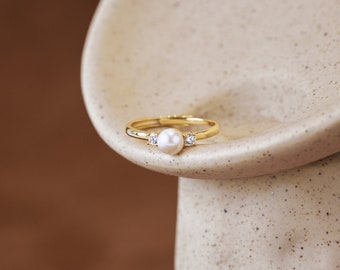 Zierliche Perlenring, Naturperlenring mit Diamant, Sterlingsilber-Perlenring, Goldring, Perlenschmuck, minimalistischer Ring, Verlobungsring