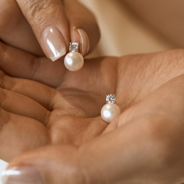 Diamond Pearl Drop Earrings, Minimalist Pearl Earrings, Women Diamond Earrings，Bridesmaid Gift,  Gift for Mom，Stud  Earrings