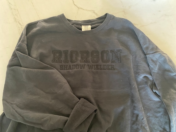 Fourth Wing Sweatshirt – Riorson Embroidered Unisex Crewneck | Bookish Gift for Readers | Personalized Fantasy Book Merch