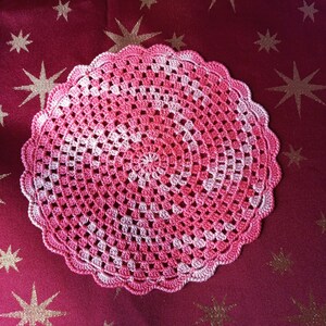 Crochet doily hot pink Lace crochet doily Small serving napkins Crochet napkin table small doily gift doilies by NataliaKuCrocher zdjęcie 1