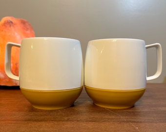 Vintage Thermos Set of 2 Insulated Plastic Mugs
