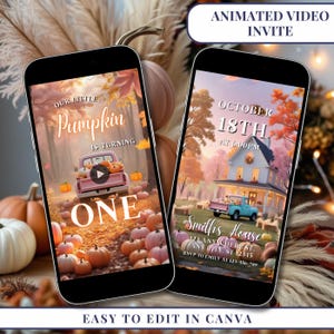 Peut inclure: Deux smartphones affichant des invitations vidéo animées. L'un présente un camion rose transportant des citrouilles avec le texte "Our Little Pumpkin is Turning ONE". L'autre montre une maison et un camion bleu avec le texte "October 18th at 6:00 PM" et "Smith's House."