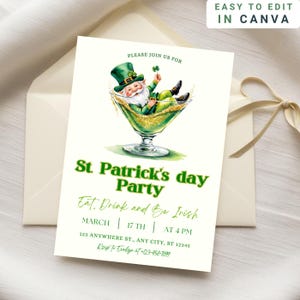 Może przedstawiać: Zaproszenie na imprezę z okazji Dnia Świętego Patryka z krasnoludkiem w zielonym kieliszku do koktajli. Zaproszenie zawiera tekst "Eat, Drink and Be Irish" oraz szczegóły wydarzenia w zielonej czcionce. Tekst "Easy to Edit in Canva" znajduje się w prawym górnym rogu.