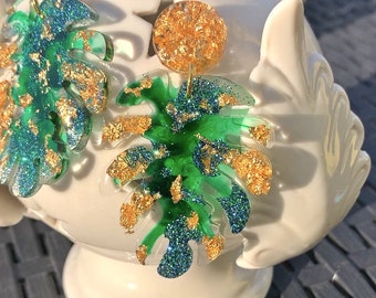 green and gold leaf