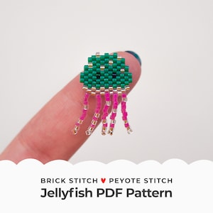 Mönster med maneter, söta örhängen med peyotesöm i havet, små havsdjurspärlor med mönster för smyckestillverkning, berlocker och hängen