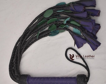 Chicote BDSM artesanal em couro bovino genuíno, chicote pesado para bondage e palmadas com rosas roxas, 9 tiras trançadas.