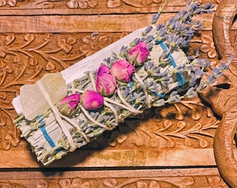 Organic White Sage Smudge Bundle: Lavender, Rose & Crystals
