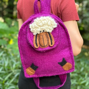 Sac à dos en feutre de laine, sac à dos en mouton, sac à dos pour fille, cartable de rentrée, cartable pour enfants, sac à dos en mouton violet, sac à dos de fée, sac de fantaisie.