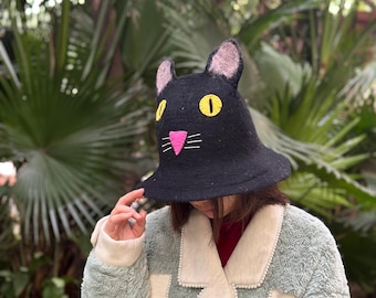 Sombrero de gato de fieltro de lana negro hecho a mano: sombrero de festival de disfraces novedoso.
