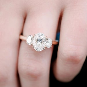 Three stone oval cut moissanite engagement ring, 14K Solid gold Oval cut Anniversary gift for woman, Trilogy Ring For Her, Promise ring