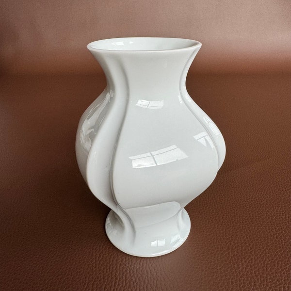 KPM Royal Porzellan Vase weiß Handarbeit