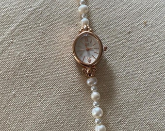 Montre pour femme vintage en or rose, petite montre fine perlée, Bracelet réglable, Usage quotidien, Cadeau pour elle, Design vintage, Bijoux brillants