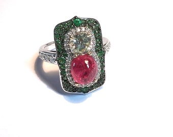 Anillo de cóctel de espinela y diamantes