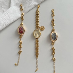 Reloj dorado hecho a mano / Pulsera retro ovalada de esfera pequeña / Elegante reloj de pulsera dorado / Reloj minimalista y delicado / Joyería de inspiración vintage